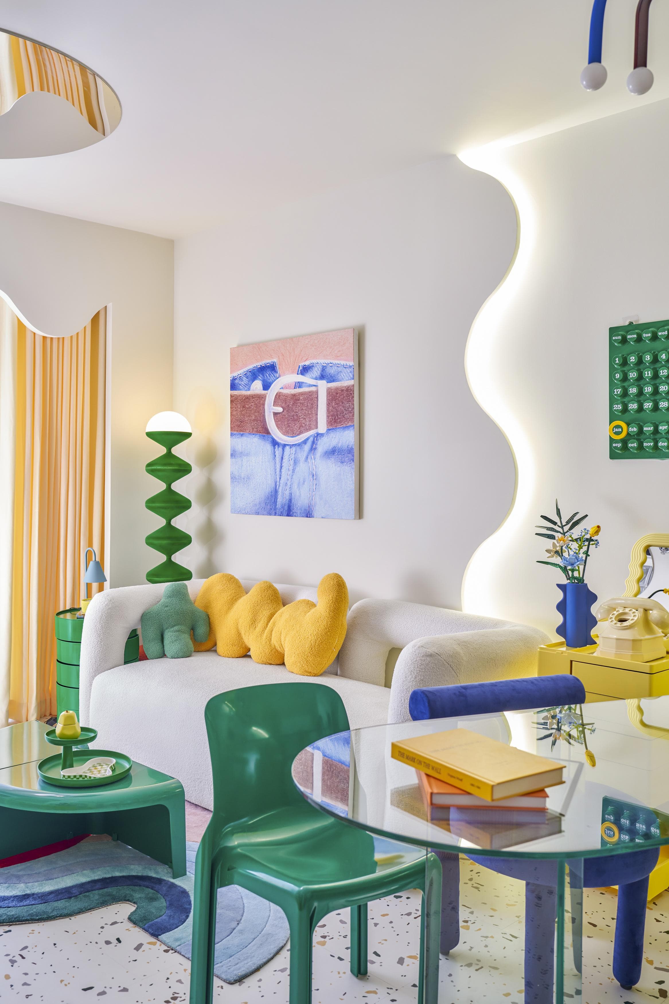 Pop Blooming Apartment